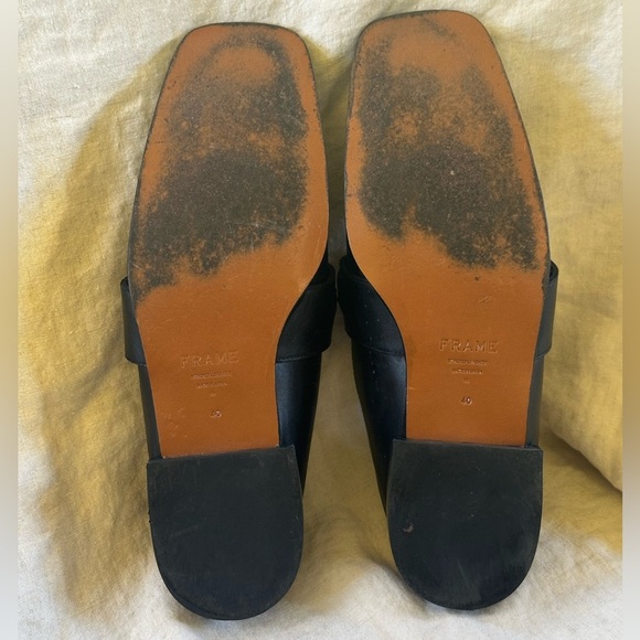 Frame Le Miramar Black Leather Chain Embellished Collapsible Heel Loafer Size 40 - Picture 14 of 15